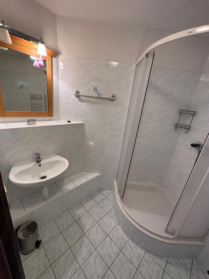 Penzion Ten Bed & Breakfast Pardubice Exterior photo
